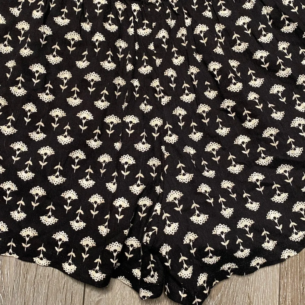Old Navy Girl Shorts NWT Size Small 6-7 Years
